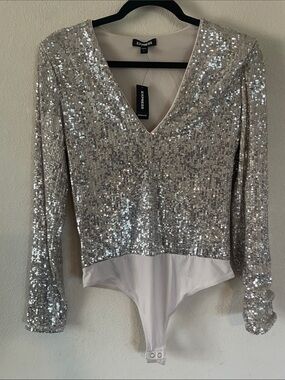 Express Rose Gold/ Blush Pink Sequin V-Neck Bodysuit Top
